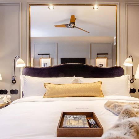 Browns Avenue Hotel Lisbon Luaran gambar A bedroom at The Carlyle