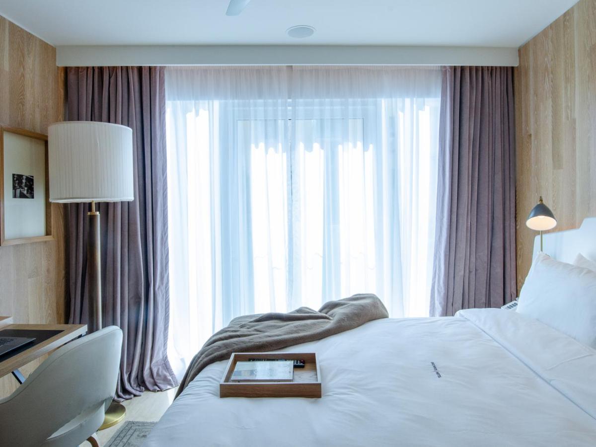Browns Avenue Hotel Lisbon Luaran gambar A bedroom at the hotel