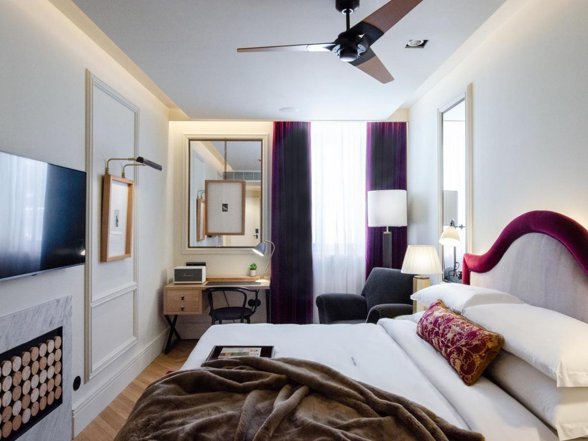 Browns Avenue Hotel Lisbon Luaran gambar A bedroom at the Hotel